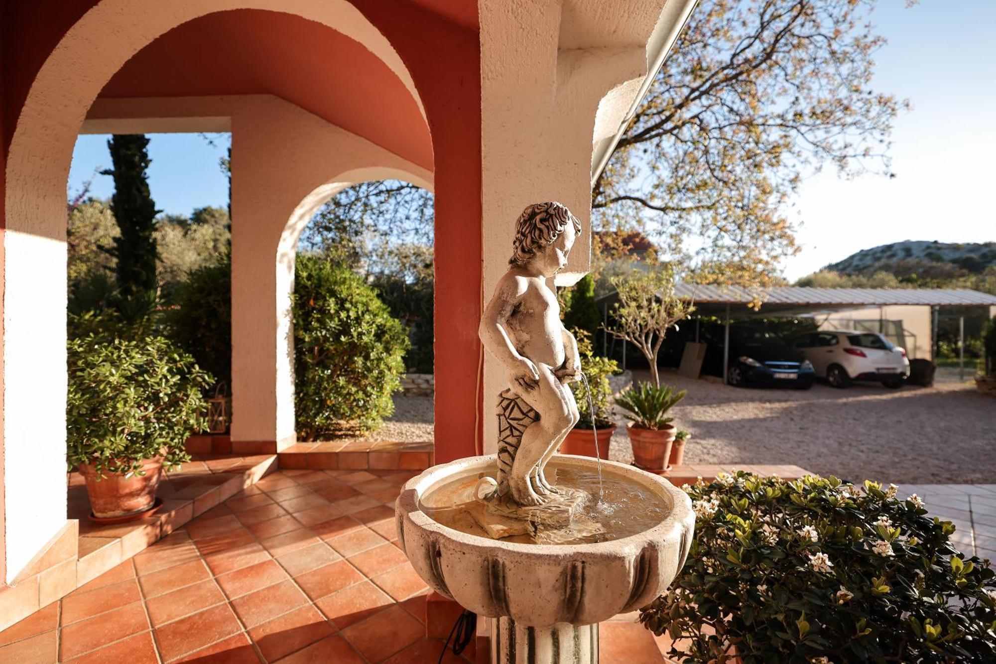 Villa Arta Drage Exterior photo